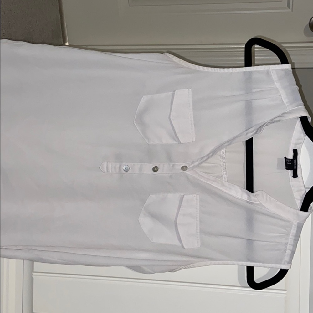 Sleeveless blouse